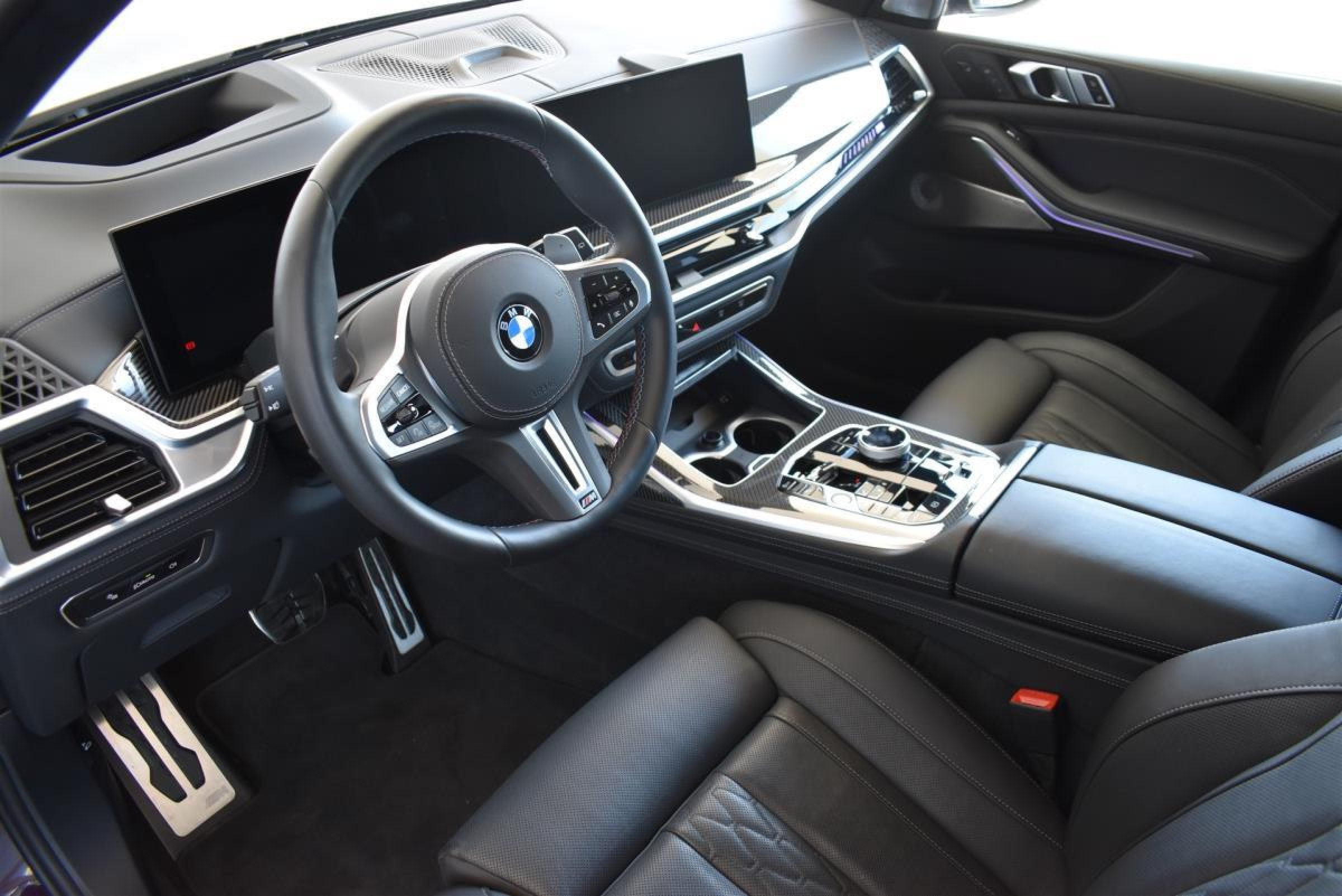 BMW X7 M60i xDrive | facelift | české předváděcí auto | skladem | V8 biturbo 530 koní | modrá s černou kůží | maximální výbava | luxusní sportovní velké SUV | ihned k předání | více info a nákup online | AUTOiBUY.com